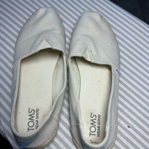 TOMS Cream Canvas Espadrille Slip-Ons size 9